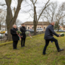 Koszorúzás Mándoky Kongúr István szobránál