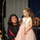 Az első adventi gyertya meggyújtása