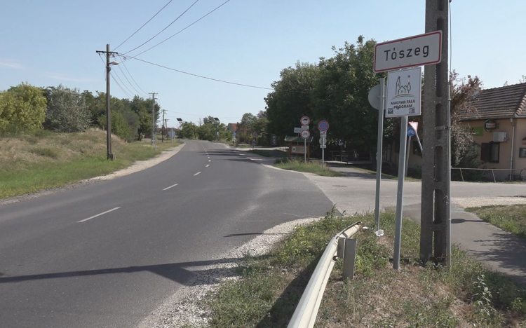 ÁTVERTE A BETEGEKET A TÓSZEGI ÁLORVOS