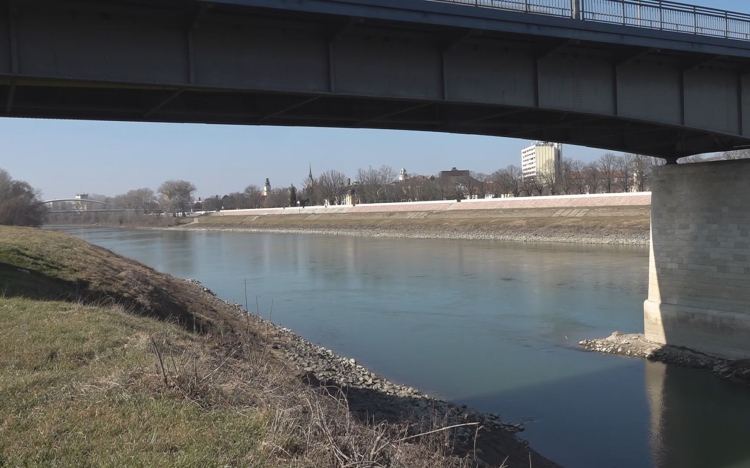 ALACSONY A TISZA VÍZÁLLÁSA SZOLNOKNÁL