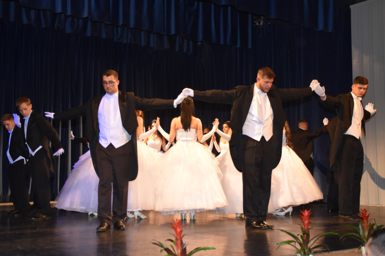 A Karcagi Szakképzési Centrum Varró István TSZIK szalagavatója