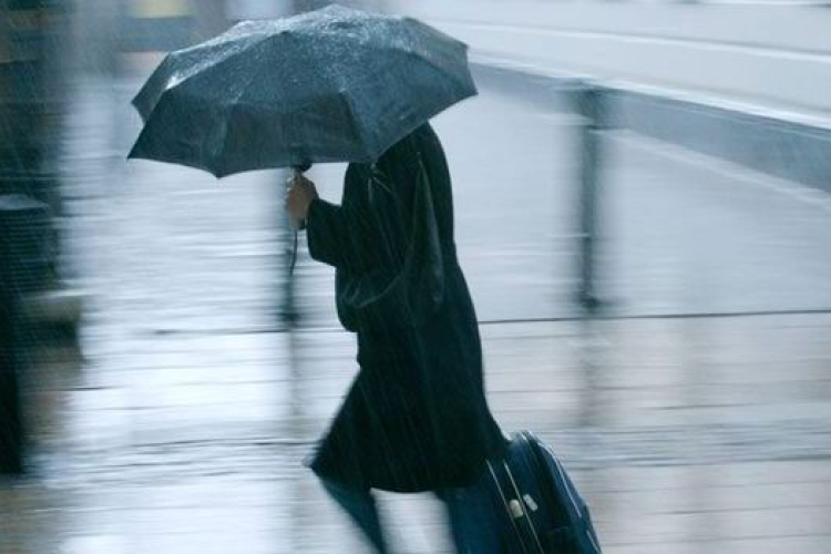 Jelentős mennyiségű csapadék várható Budapesten és tíz megyében