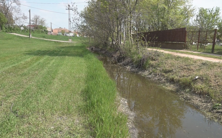 ISZAPBA MERÜLT FÉRFIT MENTETTEK TÚRKEVÉN