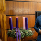 A második adventi gyertya meggyújtása