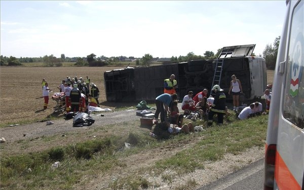 A győri női kosárlabdacsapat buszbalesete Kapuvárnál