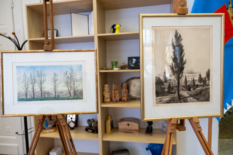 A Magyar Nemzeti Bank kortárs műgyűjteményéből érkeztek képek Karcagra