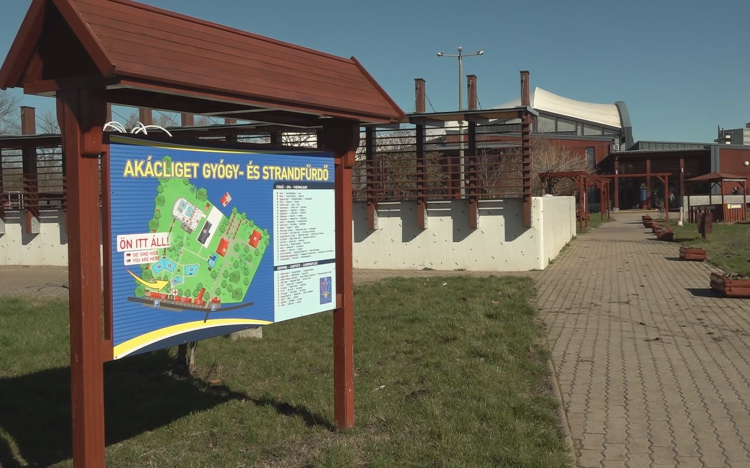 FEJLESZTÉSEK AZ AKÁCLIGET GYÓGY-ÉS STRANDFÜRDŐBEN