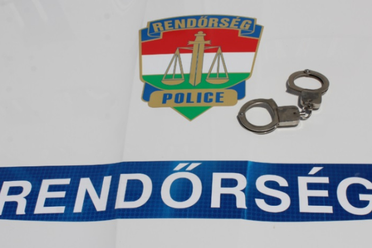 Több mint 15 millió forintot csalt ki