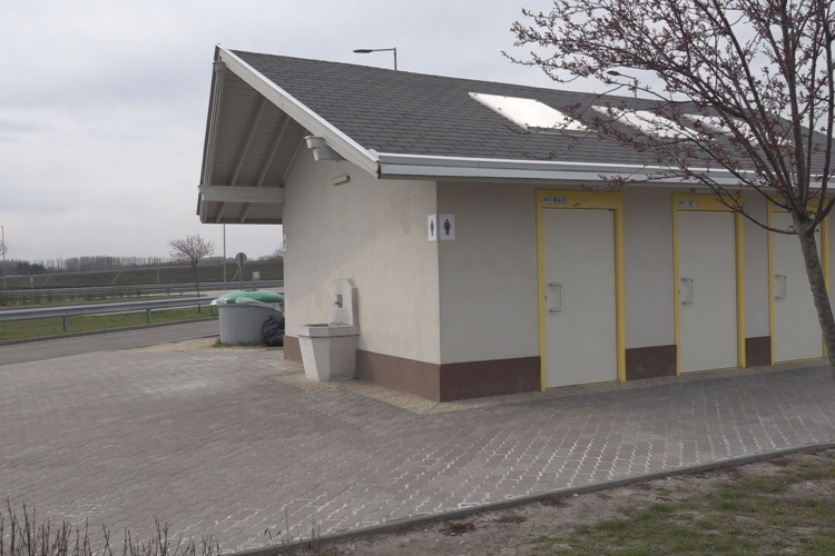 LEBUKOTT A KAMERÁS KUKKOLÓ