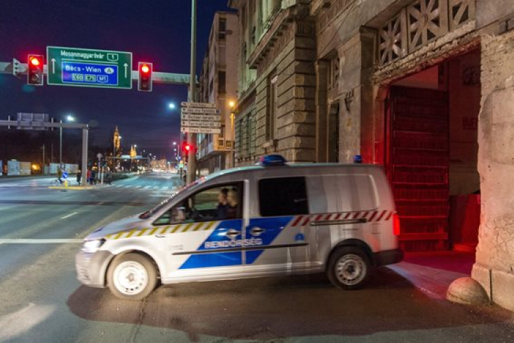 Letartóztatták a 18 autópálya-rendőrt Győrben
