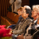 Az első adventi gyertya meggyújtása