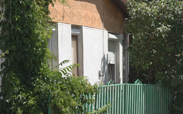 GÁZTŰZHELYNEK LÖKTE