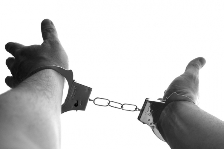 Hárommilliárdos áfacsalás gyanúsítottjait tartóztatták le Pécsen