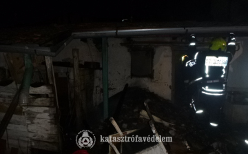 GÁZPALACKOK ROBBANTAK FEL A TŰZBEN