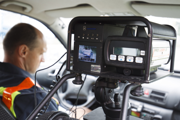 Egy nap alatt négyezernél több gyorshajtót mértek be a rendőrök