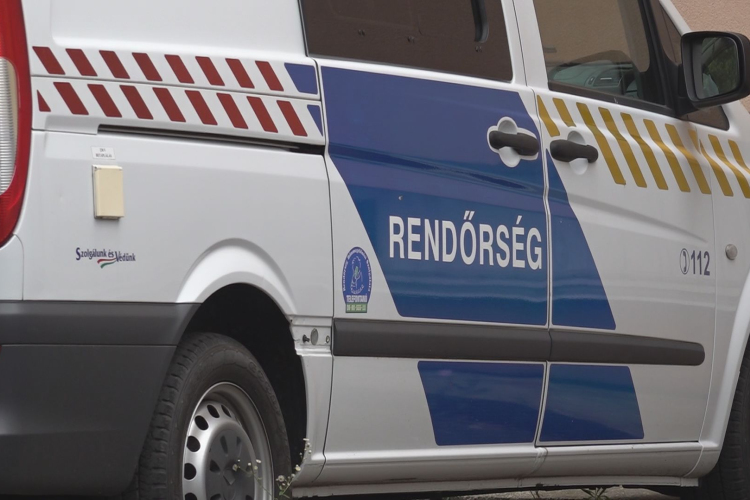 LOPOTT KOCSIVAL INDULT FÜRDŐZNI