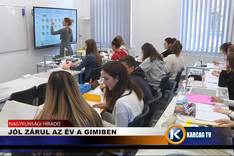 JÓL ZÁRUL AZ ÉV A GIMIBEN