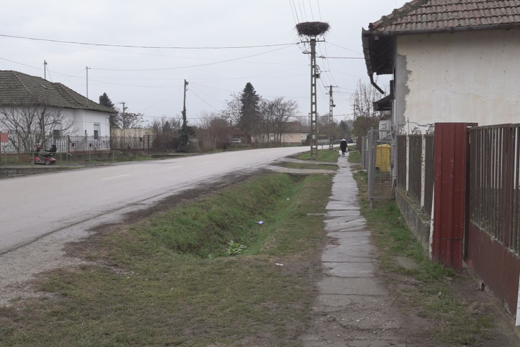 SAJÁT AUTÓJÁT AKARTA FELGYÚJTANI