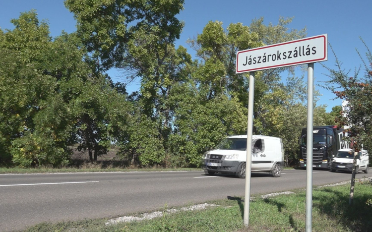 BOXZSÁKNAK HASZNÁLTA A KUTYÁJÁT