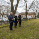 Koszorúzás Mándoky Kongúr István szobránál