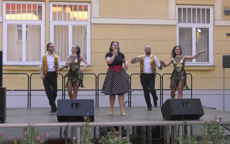 HUNGÁRIA-LÁZ KARCAGON