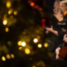 Az első adventi gyertya meggyújtása