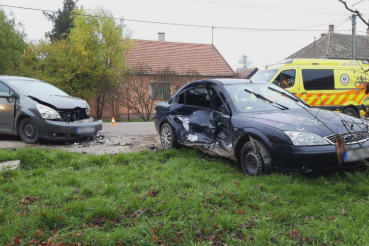 Két autó ütközött Kunhegyesen
