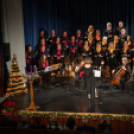 Az első adventi gyertya meggyújtása