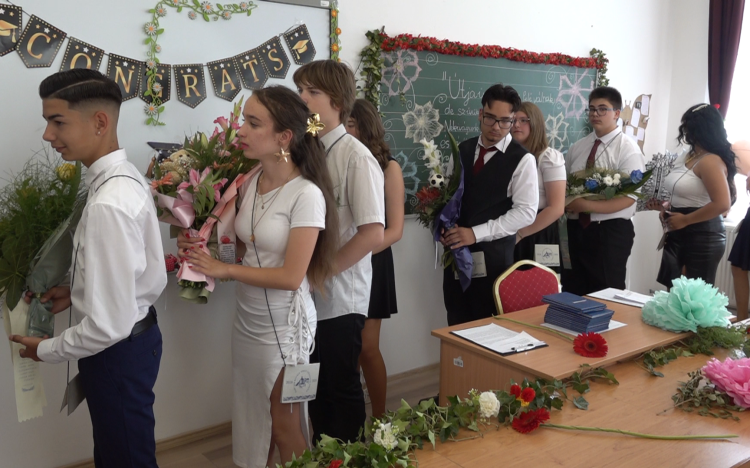 ELBALLAGTAK A KOVÁTS MIHÁLY ÁLTALÁNOS ISKOLA VÉGZŐS DIÁKJAI
