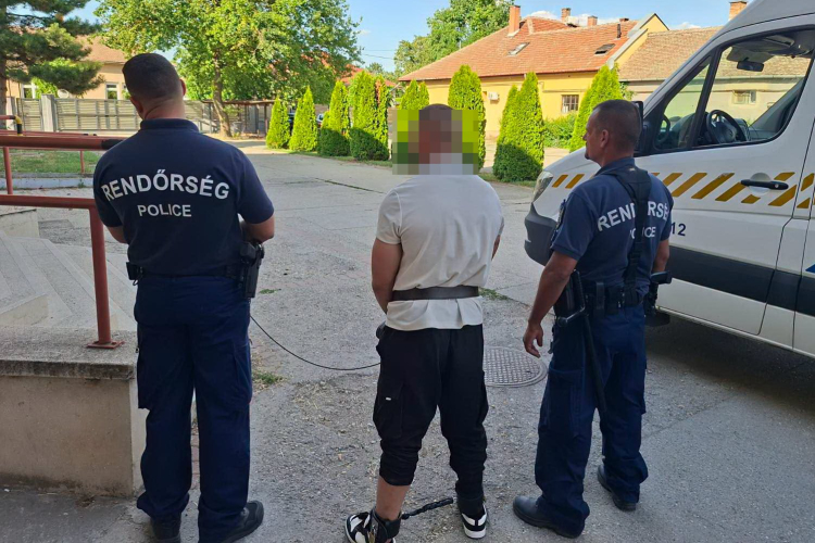 A MEZŐTÚRI STRANDFÜRDŐ ÖLTÖZŐJÉBŐL LOPOTT