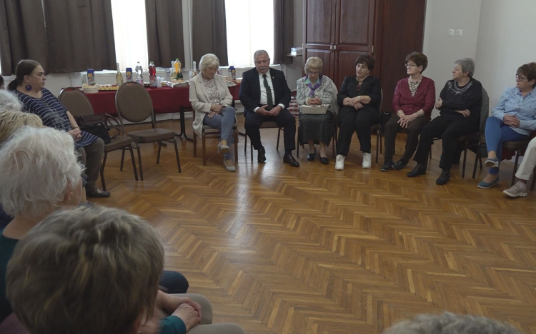 ÖSSZEJÖVETELT TARTOTT A PEDAGÓGUS NYUGDÍJAS KLUB
