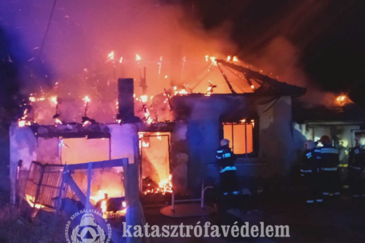 Leégett egy családi ház Törökszentmiklóson