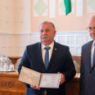 Mandátum átadó 