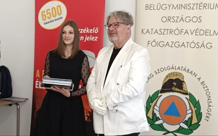 UJVÁROSI REGINA ÚJABB SIKERES PÁLYÁZATA