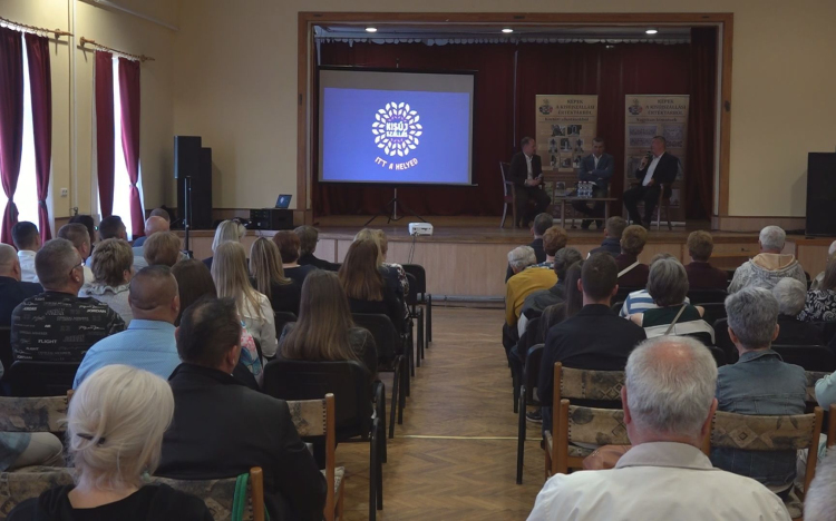 VOKS 2025 FÓRUM KISÚJSZÁLLÁSON