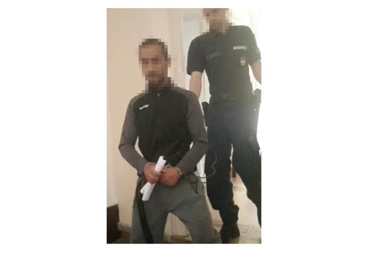 Lopás lopás hátán