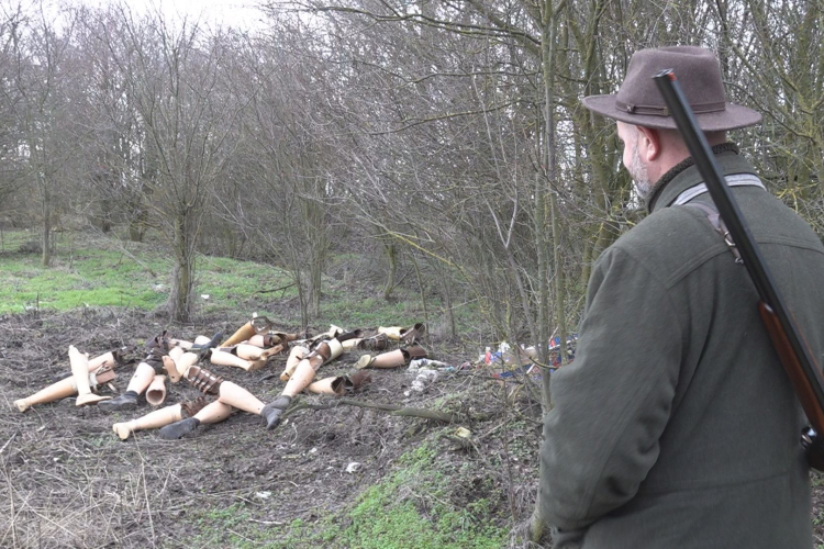 MŰLÁBAKAT DOBTAK KI TISZAJENŐ HATÁRÁBAN