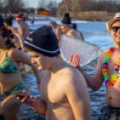 Rekordszámú fürdőző vett részt az idei Tisza-tavi Jeges Fürdésen!