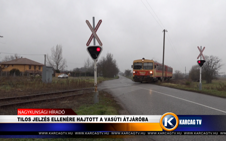 TILOS JELZÉS ELLENÉRE HAJTOTT A VASÚTI ÁTJÁRÓBA