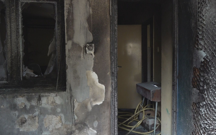 LAKÓHÁZTŰZ-KAZÁNBÓL KIPATTANÓ SZIKRA OKOZOTT TÜZET