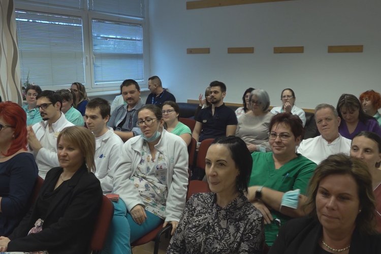 ELISMERÉSEKET ADTAK ÁT A MAGYAR ÁPOLÓK NAPJÁN