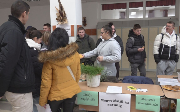 BEMUTATÓKAT IS TARTOTTAK A NYÍLT NAPON