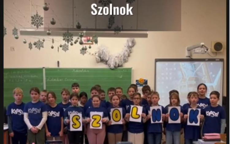 Verssel üzentek a fiatalok