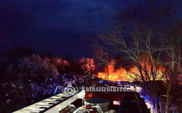 SZEMÉTDOMB GYULLADT KI SZOLNOKON