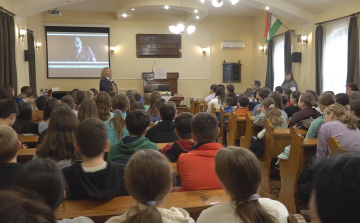 ELŐADÁS A KÁBÍTÓSZER VESZÉLYEIRŐL