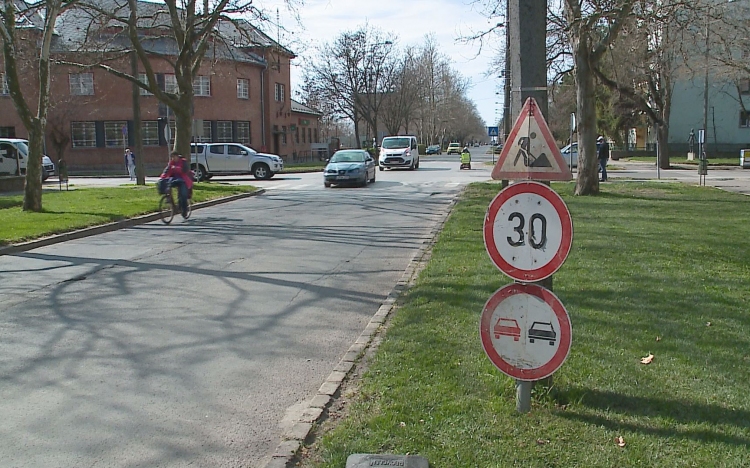 Megkezdődött a jelzőlámpás forgalomirányítás bevezetése