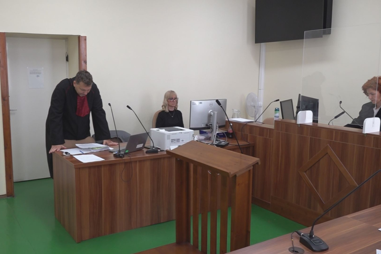 ELGÁZOLT KÉT IDŐS NŐT-MAJD TOVÁBBHAJTOTT