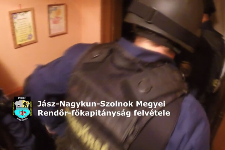 Előzetesben a Drogdíler
