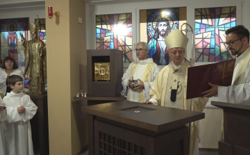 ISKOLAKÁPOLNA MEGÁLDÁSA