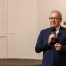 Ferencz Orsolya űrkutató, űrkutatásért felelős miniszteri biztos lakossági fóruma